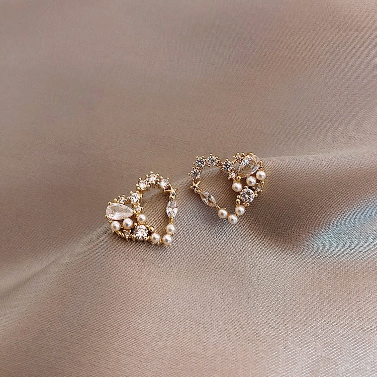 Luxury Gold Pearl Heart Stud Earrings