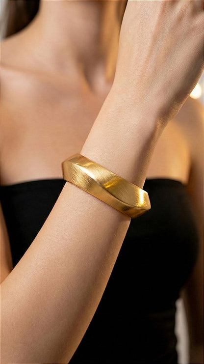 Gold Organic Necklace