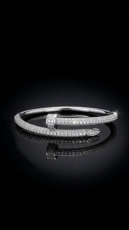 Bracelete Prego Médio CT Cravejado Zircônias Dourado