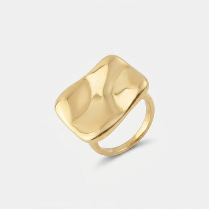 Elegant Gold Sculptural Ring