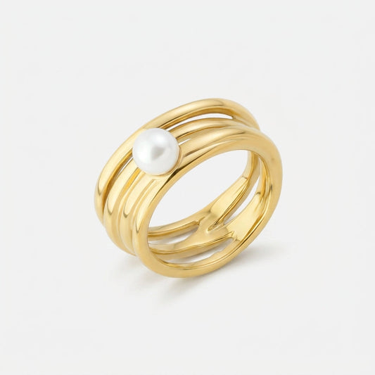Elegant Gold Pearl Ring