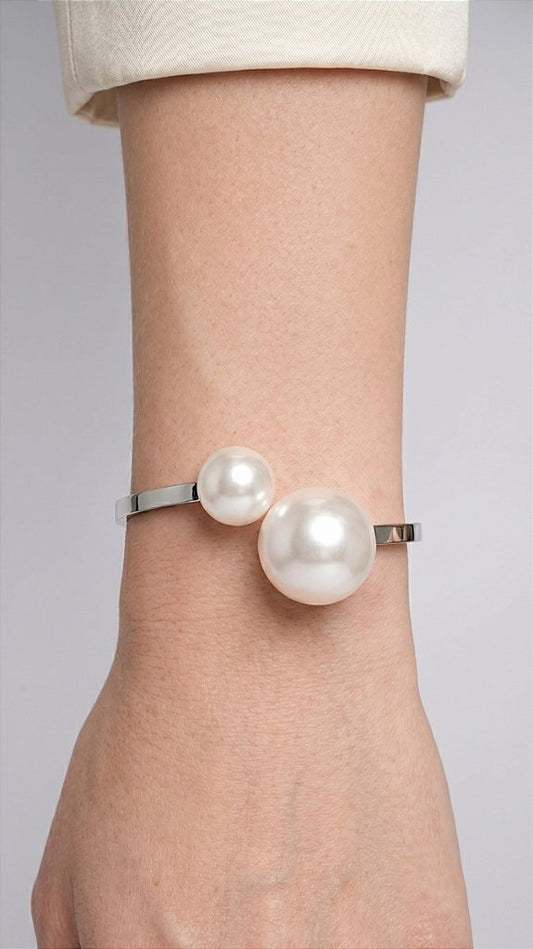 Elegant Silver Pearl Bracelet