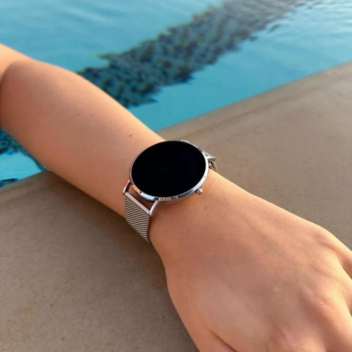 Aura™ – Smart Elegance Watch