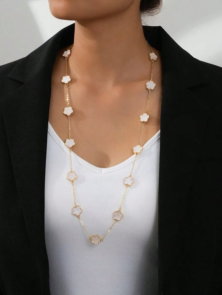 Elegant Gold Clover Necklace