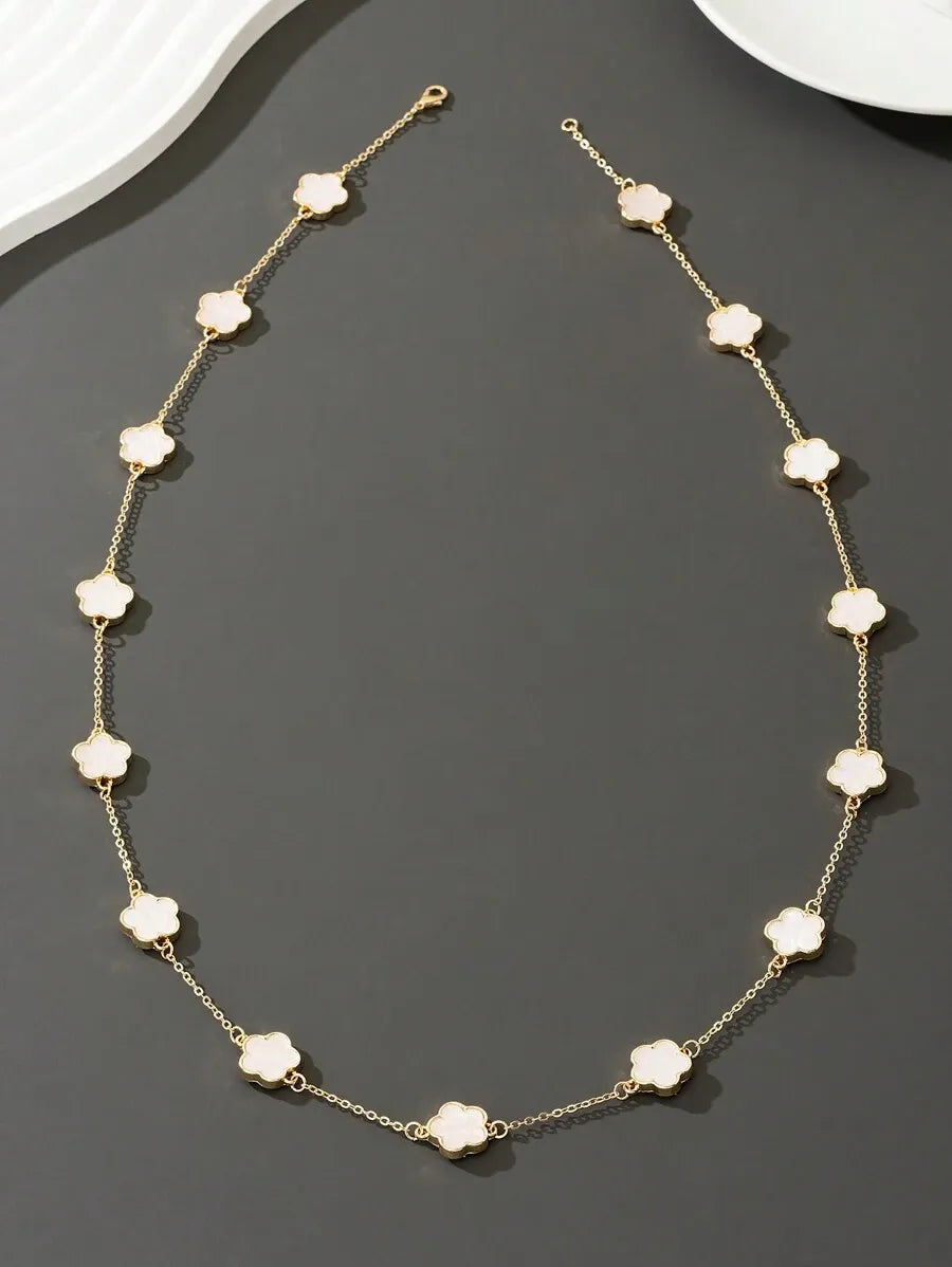 Elegant Gold Clover Necklace
