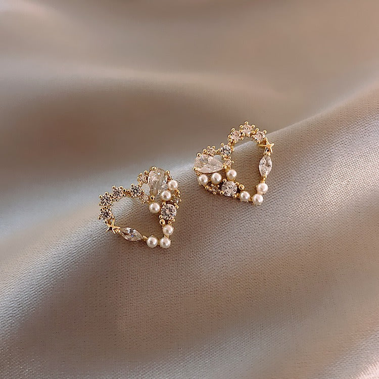 Luxury Gold Pearl Heart Stud Earrings