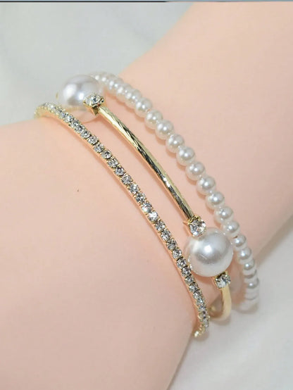 Elegant Gold Pearl Bracelet