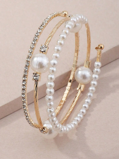 Elegant Gold Pearl Bracelet