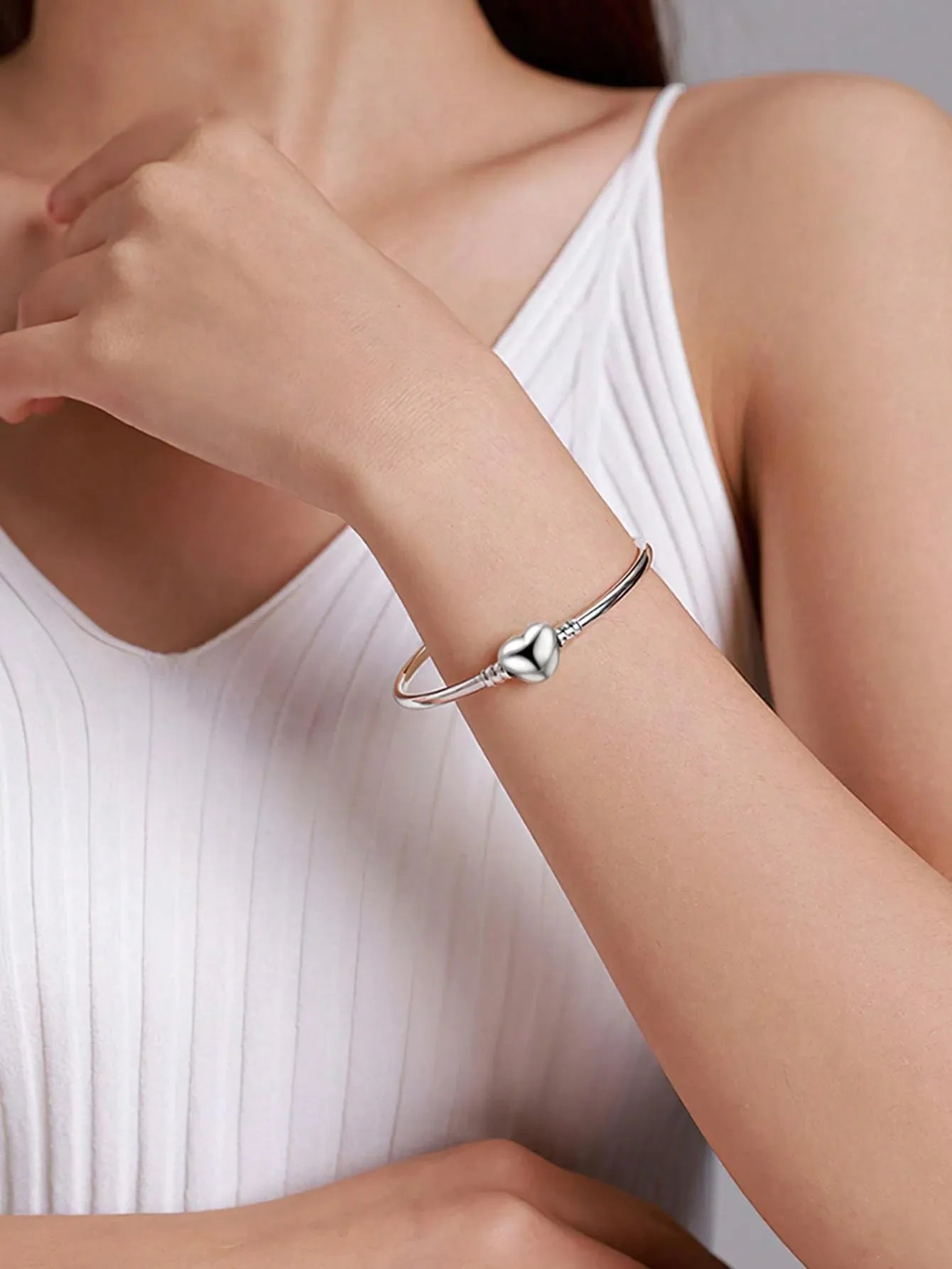 Elegant 925 Silver Heart Bracelet