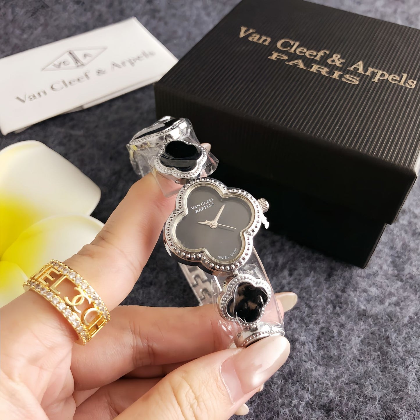 Luxury Gold Clover Bracelet Watch