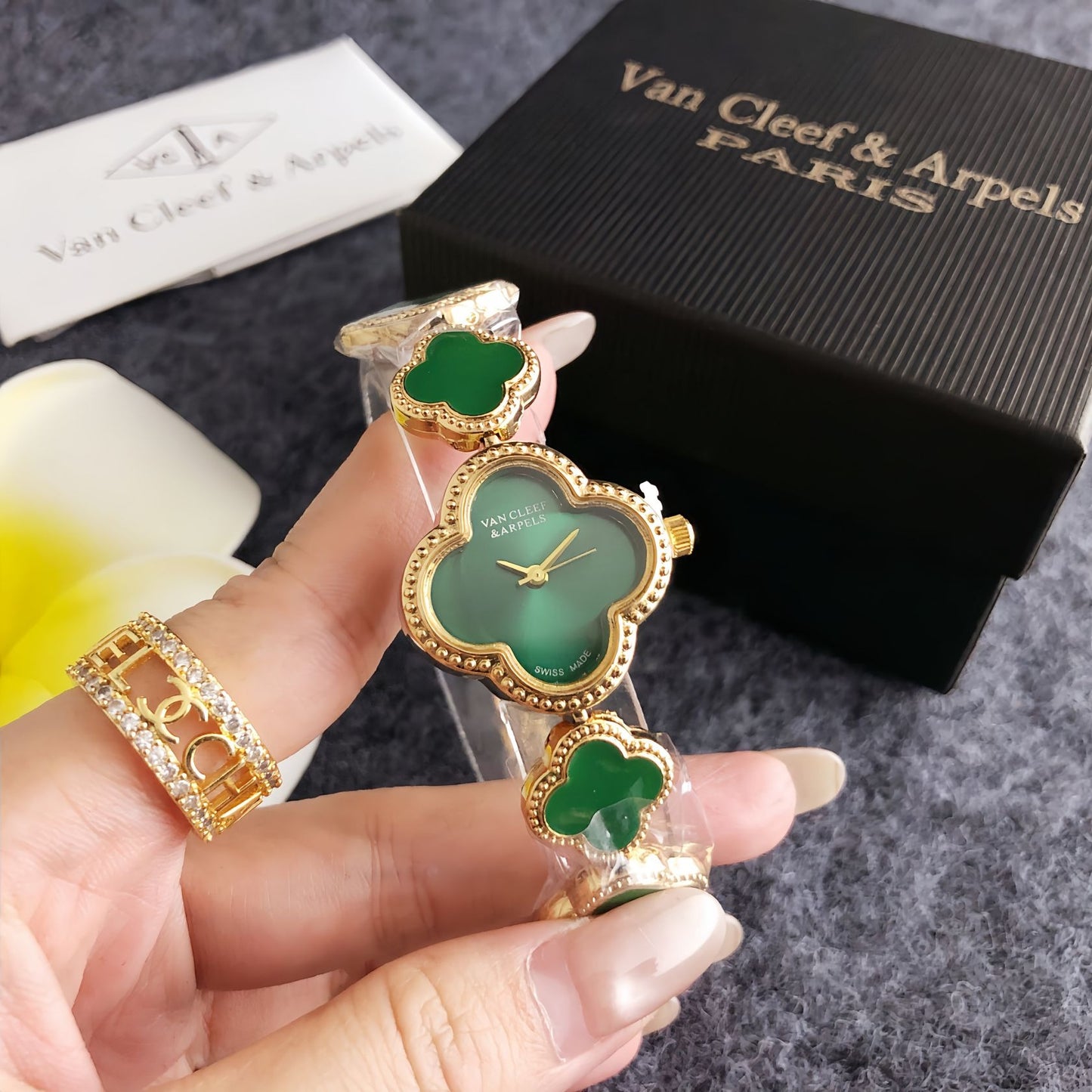 Luxury Gold Clover Bracelet Watch
