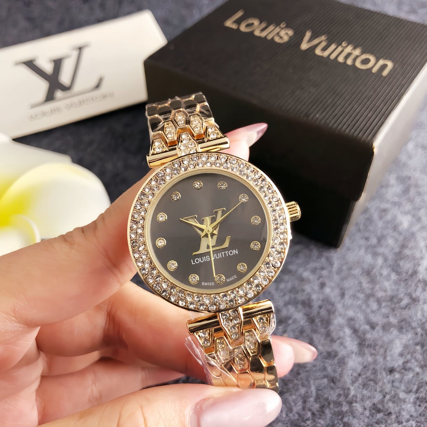 Luxury Silver Pink Crystal Watch