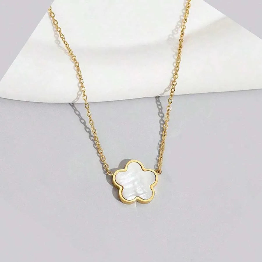 Elegant Gold Clover Necklace